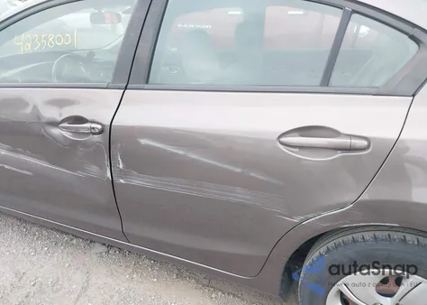 2014 Honda Civic Lx z USA, uszkodzony, nr VIN 2HGFB2F58EH556189